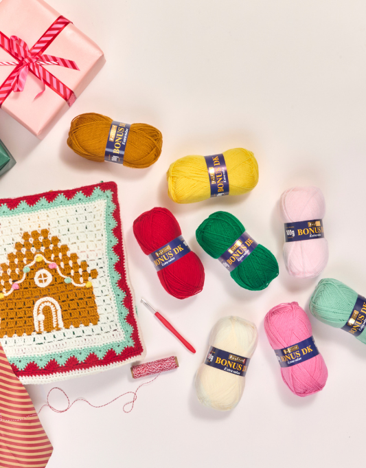 Sirdar Gingerbread Christmas Crochet Along