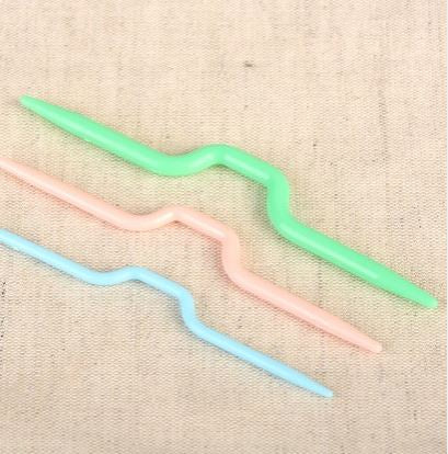 Plastic Cable Needles - Assorted Sizes